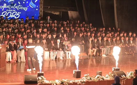 جامعة حلوان تحتفل بتخريج دفعة جديدة من «قسم التاريخ» 14 - جريدة الجمهورية 13 4 - جريدة الجمهورية