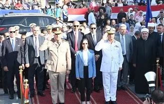 محافظ البحيرة تضع إكليل زهور على النصب التذكاري للجندي المجهول بمناسبة ذكرى أكتوبر 3 - جريدة الجمهورية 2 17 - جريدة الجمهورية