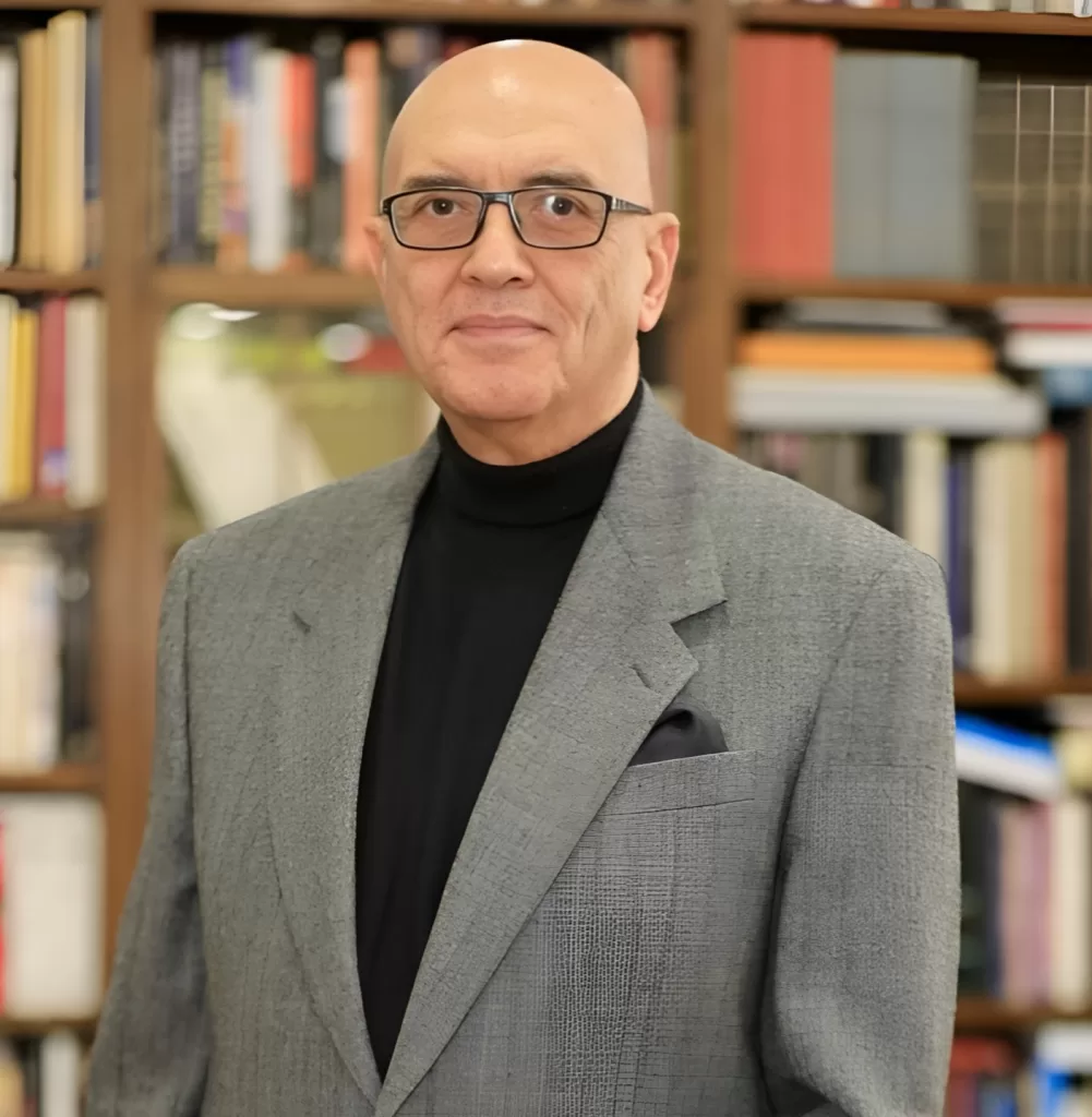 تقديراً لمسيرته الأدبية الممتدة ..الكاتب والمسرحي المصري محمد سلماوي "شخصية العام الثقافية" في الدورة الـ44 للشارقة الدولي للكتاب 2 - جريدة الجمهورية 2 38 1 - جريدة الجمهورية
