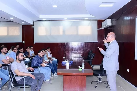 «رئيس جامعة سوهاج» يقدم نموذجًا عمليًا في التشخيص لطلاب الفرقة الخامسة بكلية الطب 3 - جريدة الجمهورية 2 75 - جريدة الجمهورية