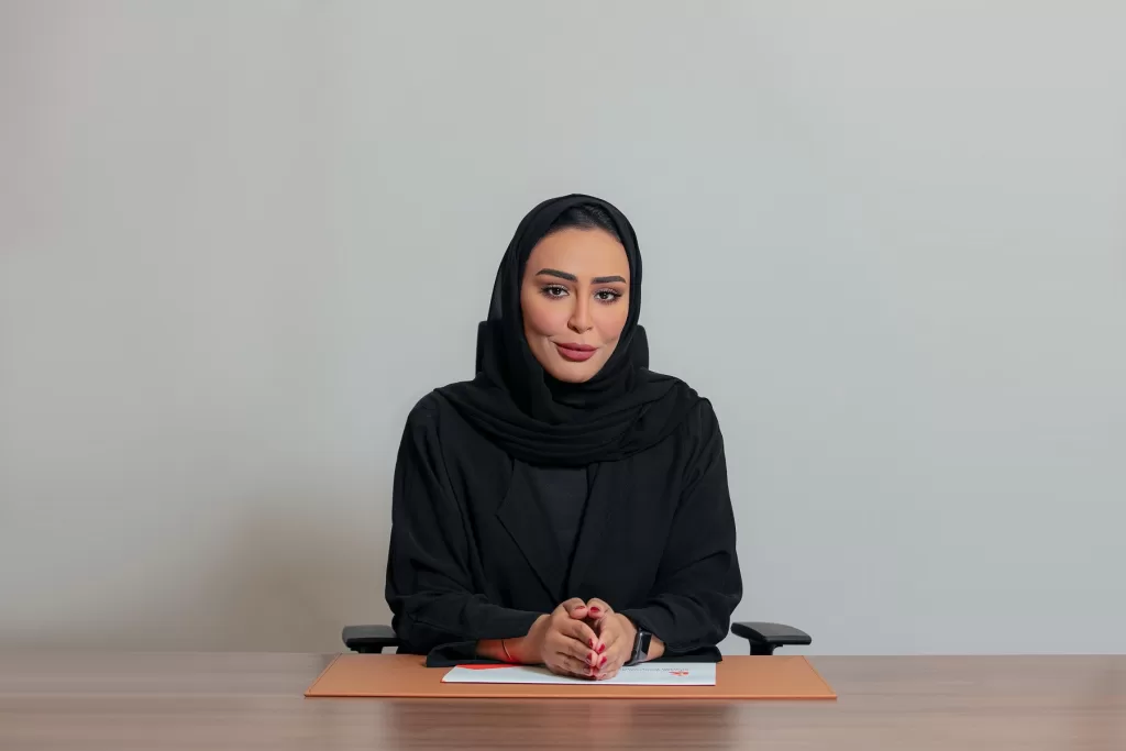 2.Khoula Al Mujaini 1 - جريدة الجمهورية