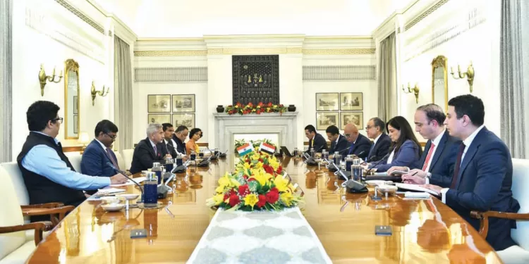 تعزيز الشراكة الإستراتيجية بين القاهرة ونيودلهى