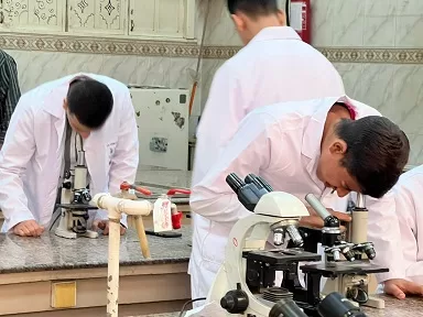 في إطار التعاون الأكاديمي.. طلاب «العلوم» و«العلاج الطبيعي» بالقاهرة الأهلية يتدربون بمعامل «قصر العيني» 3 - جريدة الجمهورية 3 56 - جريدة الجمهورية