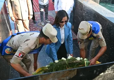 محافظ البحيرة تضع إكليل زهور على النصب التذكاري للجندي المجهول بمناسبة ذكرى أكتوبر 5 - جريدة الجمهورية 4 18 - جريدة الجمهورية