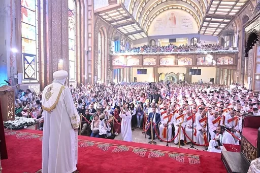 البابا تواضروس يدشن كنيسة مارجرجس أسيوط التي تم الإعتداء عليها في أحداث يوم ١٤ أغسطس عام ٢٠١٣ 7 - جريدة الجمهورية 5 21 - جريدة الجمهورية