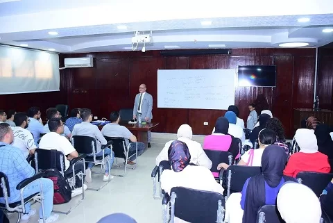 «رئيس جامعة سوهاج» يقدم نموذجًا عمليًا في التشخيص لطلاب الفرقة الخامسة بكلية الطب 6 - جريدة الجمهورية 5 44 - جريدة الجمهورية