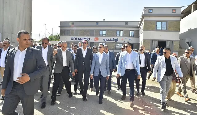 وزير الإستثمار ومحافظ السويس يتفقدان المنطقة الحرة بعتاقة والأدبية بالسويس الجديدة 1 - جريدة الجمهورية وزير الإستثمار ومحافظ السويس يتفقدان المنطقة الحرة بعتاقة والأدبية بالسويس الجديدة