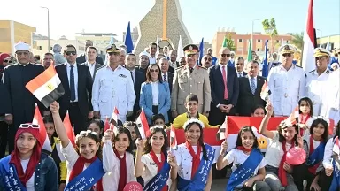 محافظ البحيرة تضع إكليل زهور على النصب التذكاري للجندي المجهول بمناسبة ذكرى أكتوبر 8 - جريدة الجمهورية 8 11 - جريدة الجمهورية
