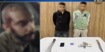 فيديو الجريمة كشف اللصوص.. اصطادا السائق بحجة توصيلهما لسرقة السيارة رفض الاستسلام وقاوم الجناة رغم إصابته بالطعنات