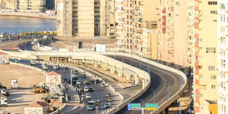 بالتبادل المروري: الكورنيش يشهد إغلاقاً جزئياً لكوبري «عبد السلام المحجوب» لمدة 20 يوماً 1 - جريدة الجمهورية مفاجأة محطة الرمل: المحافظ يظهر بين المواطنين المتضررين من تأخر أتوبيسات العجمي