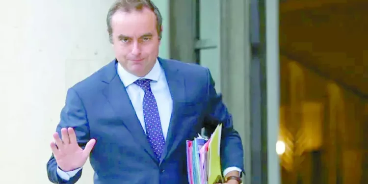 حكومة الـ12 ساعة تفشل فى احتواء أزمة فرنسا 1 - جريدة الجمهورية «أبناء طولان» يواجهون أسود «الأطلسى»