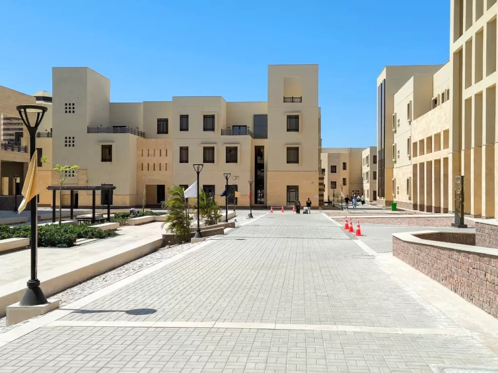 التعليم العالي يُضاعف الاستثمار: ارتفاع عدد الجامعات الأهلية إلى ٣٢ جامعة لاستيعاب ٤ ملايين طالب 14 - جريدة الجمهورية IMG 20251006 WA0254 - جريدة الجمهورية