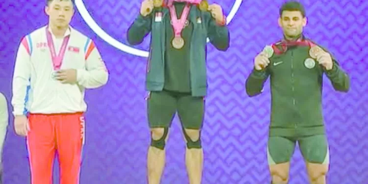 وزير الرياضة يهنىء اتحاد رفع الأثقال