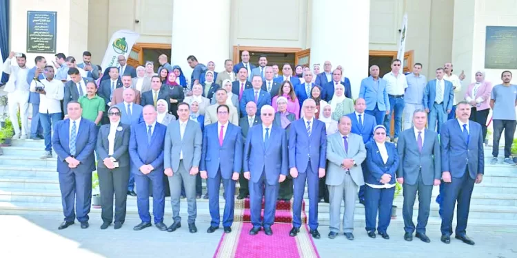 وزير الرياضة يهنىء اتحاد رفع الأثقال