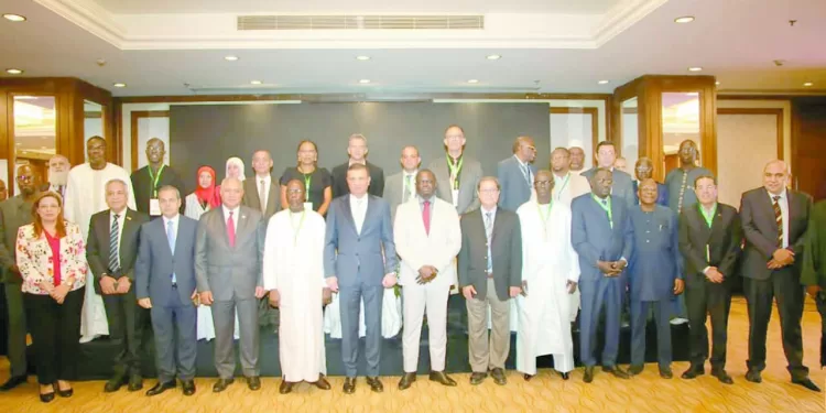 وزير الرياضة يهنىء اتحاد رفع الأثقال