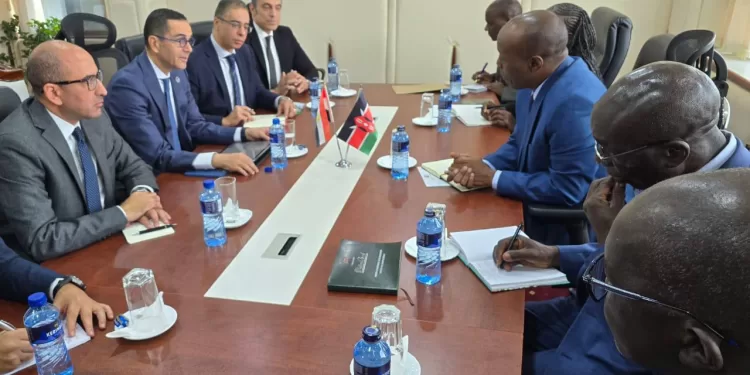 وزير الاستثمار يبحث مع نظيره الكيني تعزيز التعاون المشترك