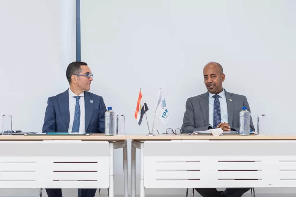 مصر تدعم التكامل الإقليمي: «الخطيب» يبحث مع رئيس بنك التجارة والتنمية تعزيز التجارة البينية في الكوميسا 2 - جريدة الجمهورية IMG 20251008 WA0064 - جريدة الجمهورية
