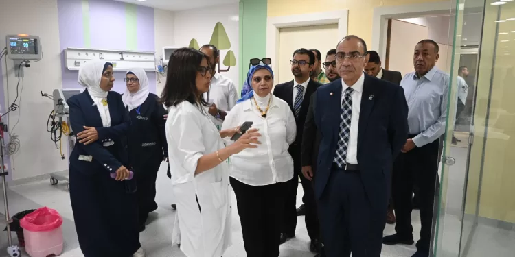 المدير التنفيذي لمستشفيات جامعة القاهرة يتفقد «أبو الريش الياباني» لتقييم سير العمل ومراجعة جودة الخدمات