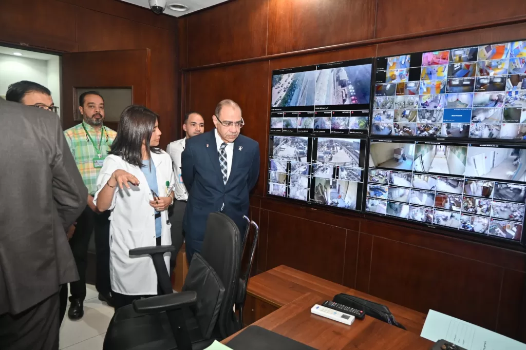 المدير التنفيذي لمستشفيات جامعة القاهرة يتفقد «أبو الريش الياباني» لتقييم سير العمل ومراجعة جودة الخدمات 7 - جريدة الجمهورية IMG 20251009 WA0015 - جريدة الجمهورية