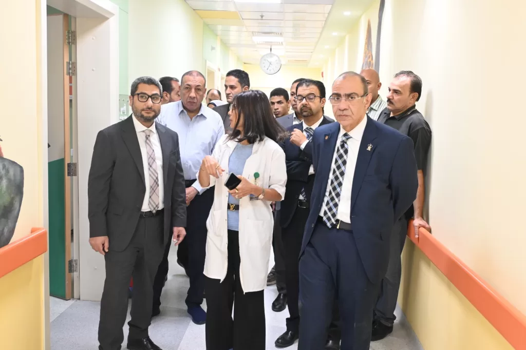 المدير التنفيذي لمستشفيات جامعة القاهرة يتفقد «أبو الريش الياباني» لتقييم سير العمل ومراجعة جودة الخدمات 6 - جريدة الجمهورية IMG 20251009 WA0021 - جريدة الجمهورية