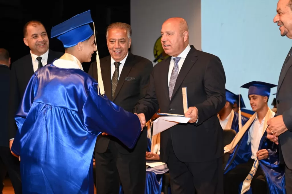 كامل الوزير : تخريج الدفعة الأولى من «أبو زعبل» ثمرة تعاون الدولة والقطاع الخاص 10 - جريدة الجمهورية IMG 20251011 WA0089 - جريدة الجمهورية