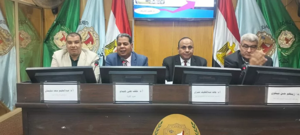 جامعة سوهاج تطلق الدورة الـ15 لتدريب العاملين في تجارة المبيدات لتعزيز إنتاج غذائي آمن 3 - جريدة الجمهورية IMG 20251012 WA0049 - جريدة الجمهورية