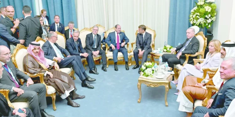 الرئيس يعقد اجتماعًا تنسيقيًا لتنفيذ اتفاق وقف الحرب 1 - جريدة الجمهورية بيراميدز .. كامل العدد