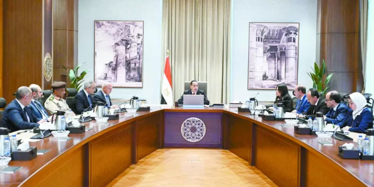 مدبولى يستعرض خفض الانبعاثات الكربونية وتطويرشبكة طرق مطار الإسكندرية 1 - جريدة الجمهورية بيراميدز .. كامل العدد