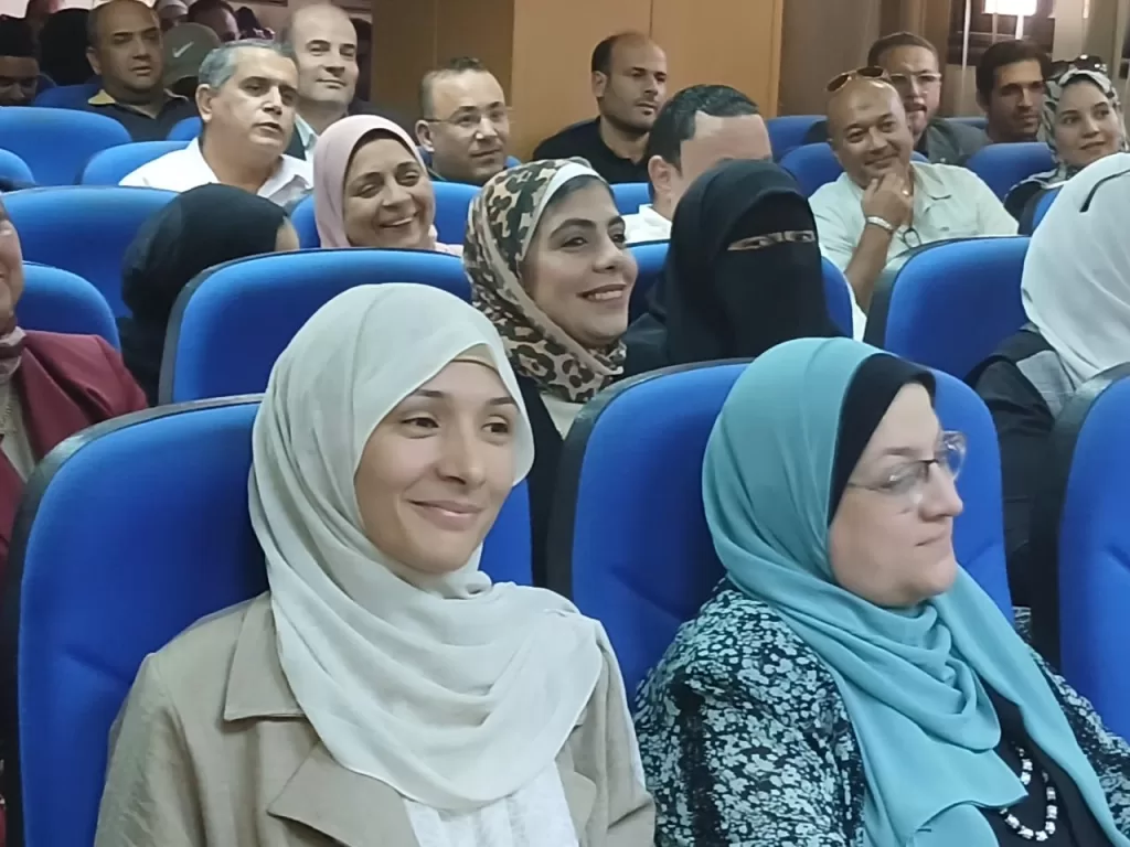 «حمودة الجزار» مؤشرات الأداء المعيار الرئيسي لتقييم المنشآت الصحية ..والكفاءة تحقق رضا المنتفعين 4 - جريدة الجمهورية IMG 20251015 WA0010 - جريدة الجمهورية