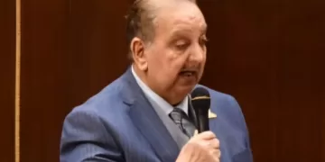 نبيل دعبس: التعليم مفتاح بناء الإنسان.. وعضويتي في الشيوخ تكليف لخدمة الوطن