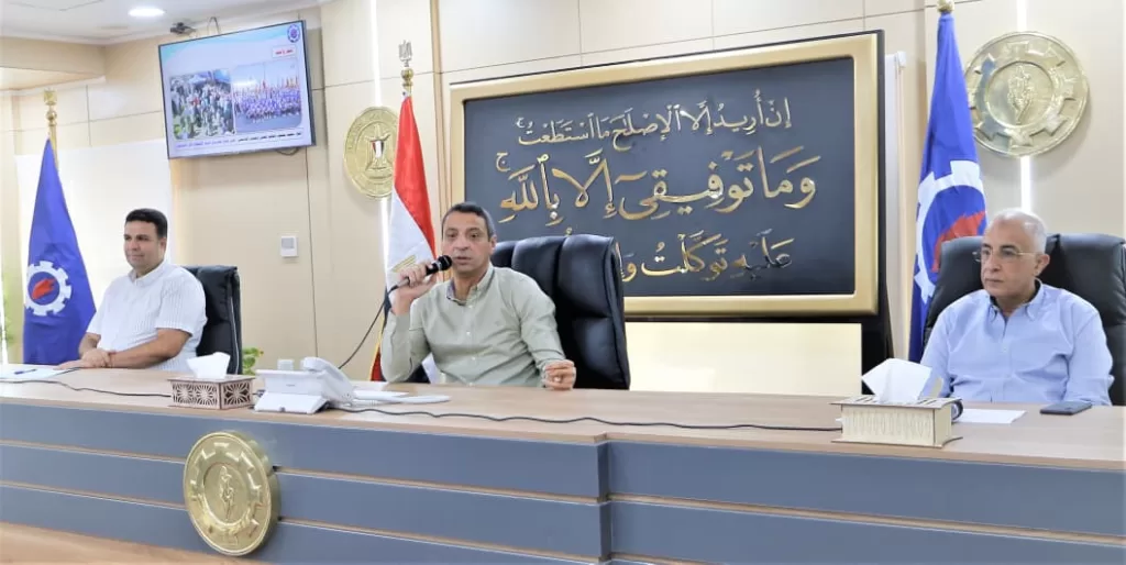 عزيمة لا تعرف المستحيل: محافظ السويس يكرم 4 متحررين من الأمية تجاوزت أعمارهم السبعين 3 - جريدة الجمهورية IMG 20251016 WA0111 - جريدة الجمهورية