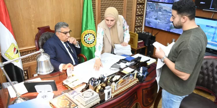 منظومة الشباك الواحد: محافظ الدقهلية يتفقد المركز التكنولوجي ويشدد على حُسن استقبال المواطنين وتيسير الخدمات