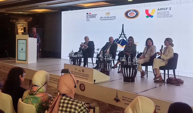 في الحوار الفرنكوفوني: عميد طب قصر العيني يدعو لتوحيد جهود الجامعات المصرية في التعليم الطبي بالفرنسية 1 - جريدة الجمهورية في الحوار الفرنكوفوني: عميد طب قصر العيني يدعو لتوحيد جهود الجامعات المصرية في التعليم الطبي بالفرنسية