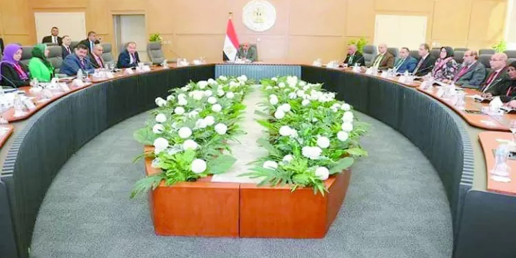 وزير الكهرباء يتابع تنفيذ برامج إعادة الهيكلة والتطوير بالشركات 1 - جريدة الجمهورية الزمالك يطلب 2.5 مليون دولار لرحيل حسام عبد المجيد