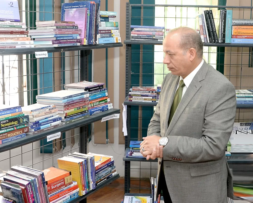 رئيس جامعة المنصورة يفتتح المعرض الرابع عشر للكتاب 3 - جريدة الجمهورية IMG 20251019 WA0110 - جريدة الجمهورية