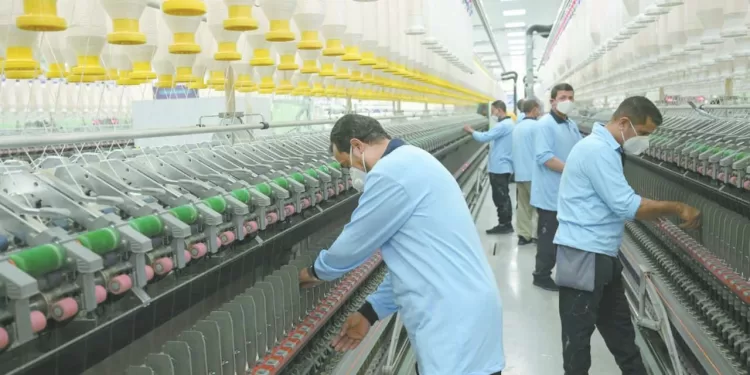 خبرات عالمية لإدارة وتشغيل مصانع الغزل والنسيج 1 - جريدة الجمهورية الأهلى عاد.. ويستعد للاتحاد