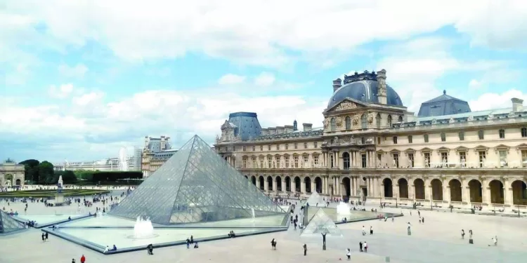 سرقة قطع من مجوهرات نابليون والإمبراطورة جوزيفين 1 - جريدة الجمهورية الأهلى عاد.. ويستعد للاتحاد