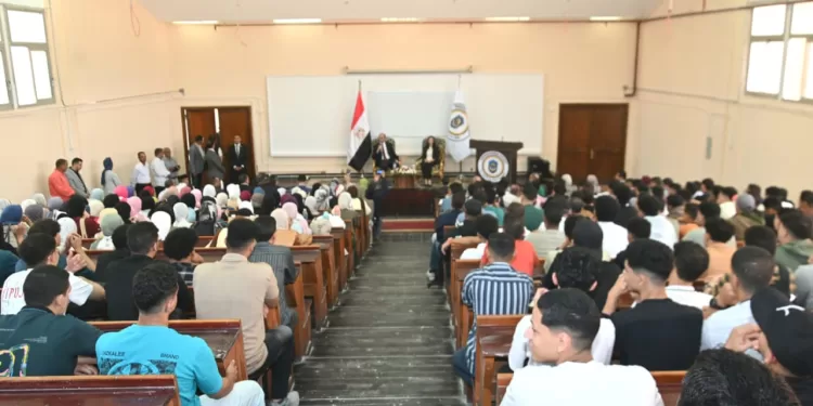طفرة تعليمية في البحيرة: المحافظ ورئيس الجامعة يتفقدان 5 كليات جديدة بالجامعة الأهلية في البستان