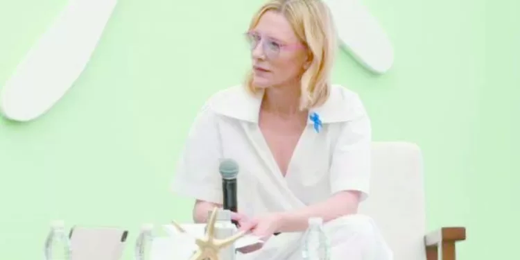 مصر نموذج إنسانى يحتذى به.. تفتح قلبها للاجئين وتمنحهم حياة لا مخيمات.. وتقوم بدور عظيم 1 - جريدة الجمهورية «الجبلاية» تنفى قيادة «غريب» للمنتخب الأولمبى