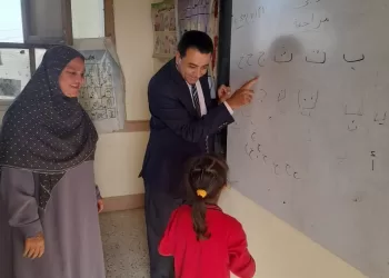 مدير إدارة الصف التعليمية يتفقد عددًا من المدارس لمتابعة سير العملية التعليمية