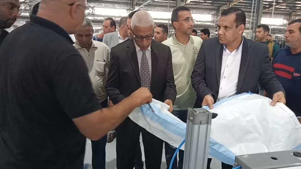 محافظ شمال سيناء يتفقد مصنع البلاستيك بالمنطقة الصناعية في بئر العبد تمهيدًا لافتتاحه 11 - جريدة الجمهورية IMG 20251021 WA0214 - جريدة الجمهورية