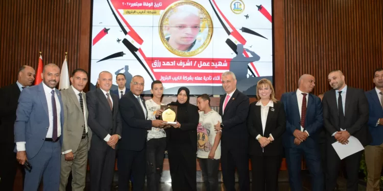 بحضور قيادات ومحاربين قدماء.. احتفالية نقابية كبرى لعمال البترول تخليدًا لذكرى نصر أكتوبر 1 - جريدة الجمهورية بحضور قيادات ومحاربين قدماء.. احتفالية نقابية كبرى لعمال البترول تخليدًا لذكرى نصر أكتوبر