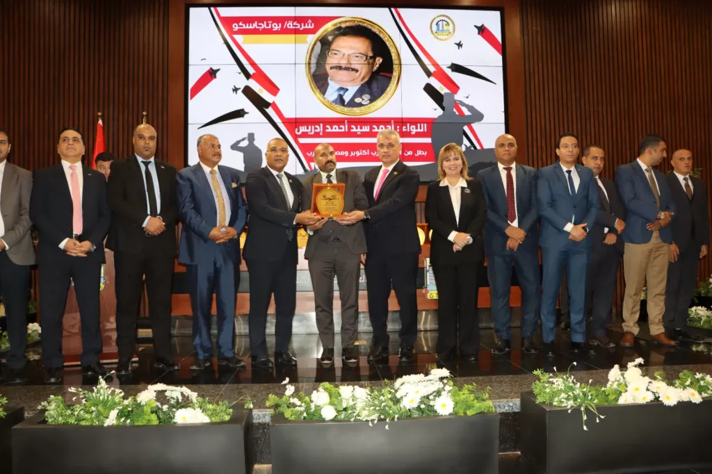 52 عامًا على النصر: نقابة البترول تُجدد العهد بمسيرة البناء والتنمية 7 - جريدة الجمهورية IMG 20251021 WA0243 - جريدة الجمهورية