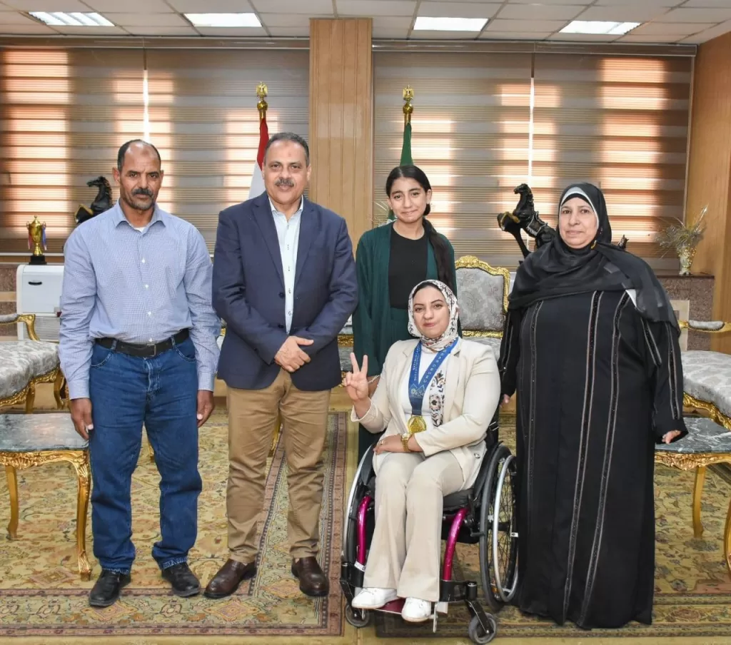 محافظ الشرقية يُكرِّم بطلة العالم لرفع الأثقال 2 - جريدة الجمهورية IMG 20251022 WA0052 - جريدة الجمهورية