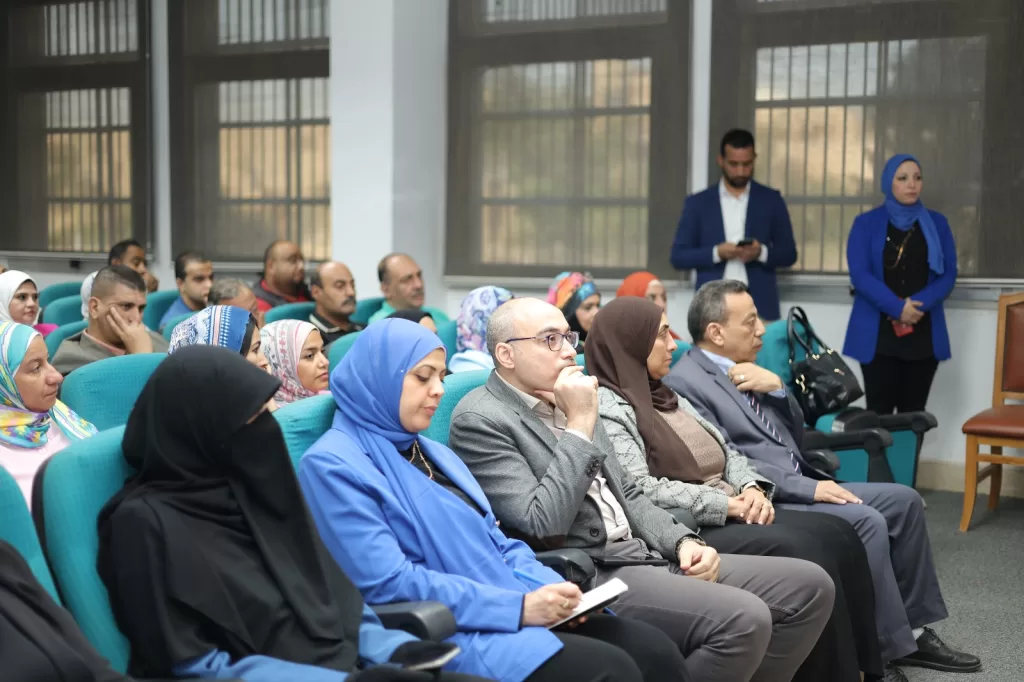 جامعة حلوان تؤكد: الوعي خط الدفاع الأول لمواجهة استغلال وسائل التواصل لزعزعة الدول 12 - جريدة الجمهورية IMG 20251023 WA0004 - جريدة الجمهورية