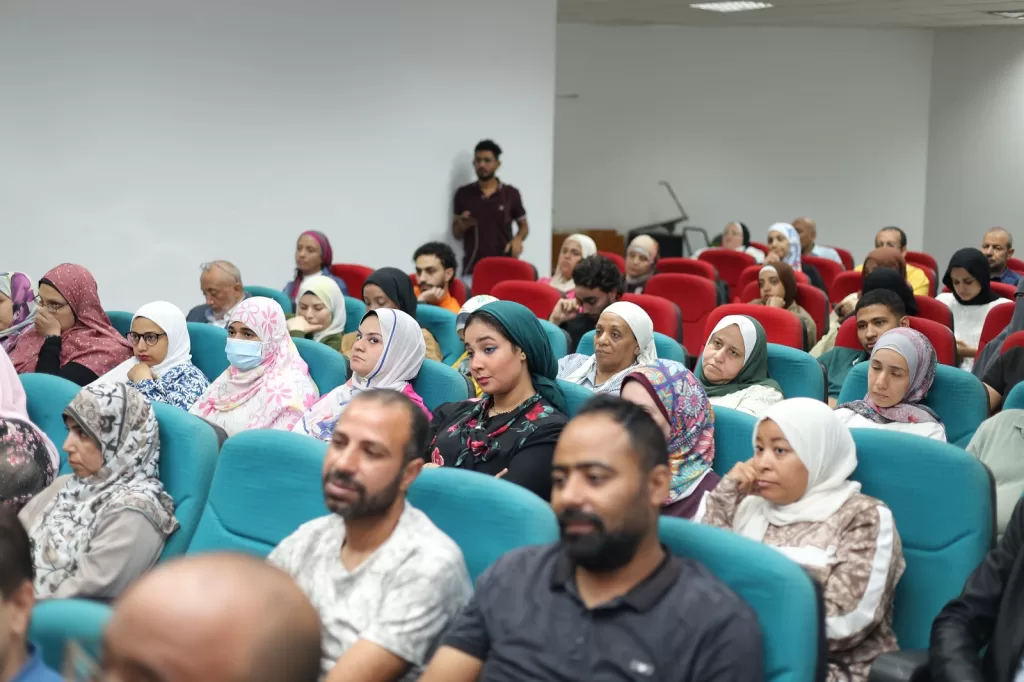 جامعة حلوان تؤكد: الوعي خط الدفاع الأول لمواجهة استغلال وسائل التواصل لزعزعة الدول 15 - جريدة الجمهورية IMG 20251023 WA0008 - جريدة الجمهورية