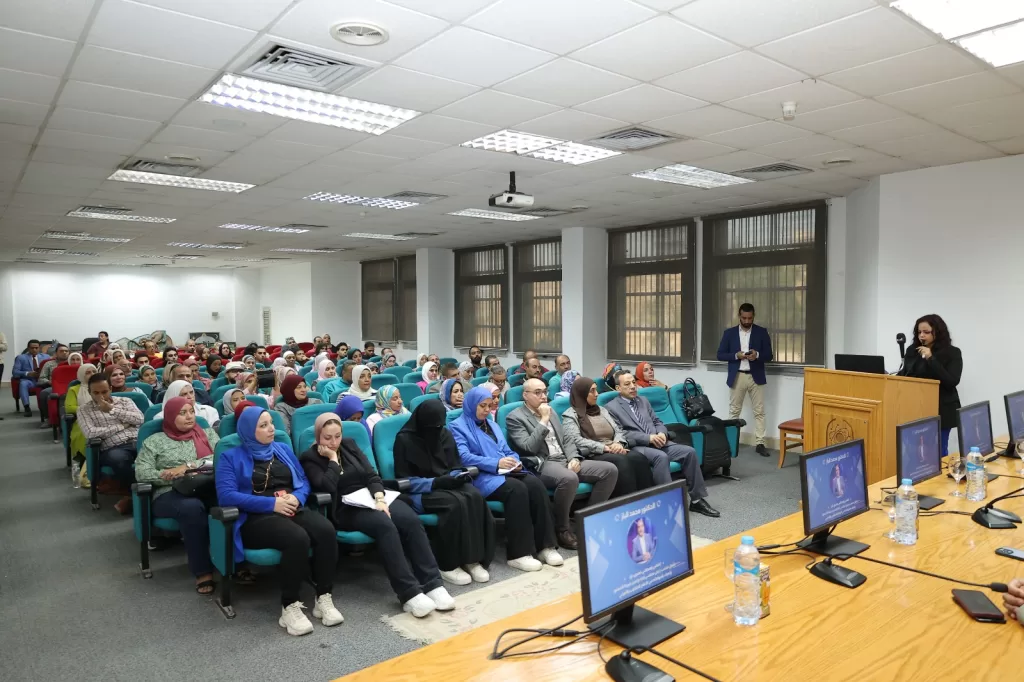 جامعة حلوان تؤكد: الوعي خط الدفاع الأول لمواجهة استغلال وسائل التواصل لزعزعة الدول 8 - جريدة الجمهورية IMG 20251023 WA0015 - جريدة الجمهورية