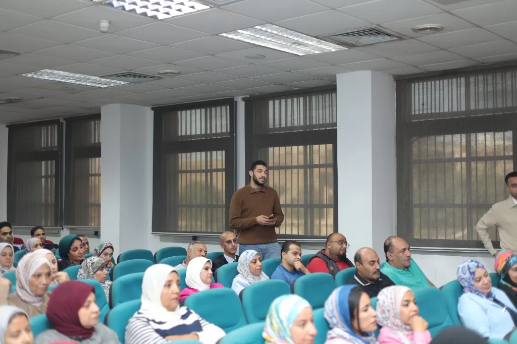 جامعة حلوان تؤكد: الوعي خط الدفاع الأول لمواجهة استغلال وسائل التواصل لزعزعة الدول 7 - جريدة الجمهورية IMG 20251023 WA0017 - جريدة الجمهورية