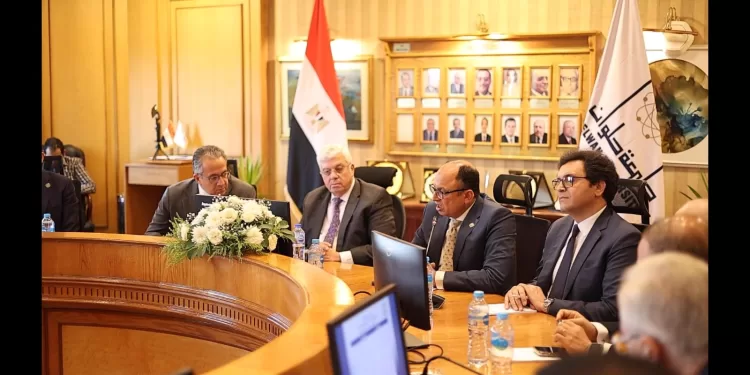 جامعة حلوان تحتفي بابنها: حفل تكريم مهيب للدكتور خالد العناني لانتخابه مديراً عاماً لـ «اليونسكو» 1 - جريدة الجمهورية جامعة حلوان تحتفي بابنها: حفل تكريم مهيب للدكتور خالد العناني لانتخابه مديراً عاماً لـ «اليونسكو»
