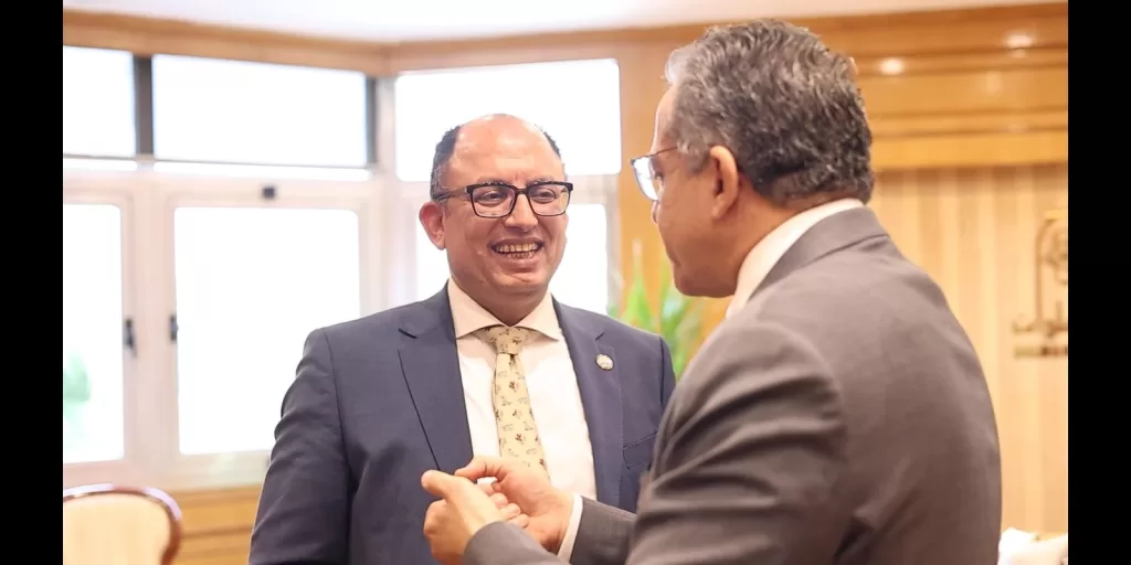 جامعة حلوان تحتفي بابنها: حفل تكريم مهيب للدكتور خالد العناني لانتخابه مديراً عاماً لـ «اليونسكو» 2 - جريدة الجمهورية IMG 20251025 WA0232 - جريدة الجمهورية